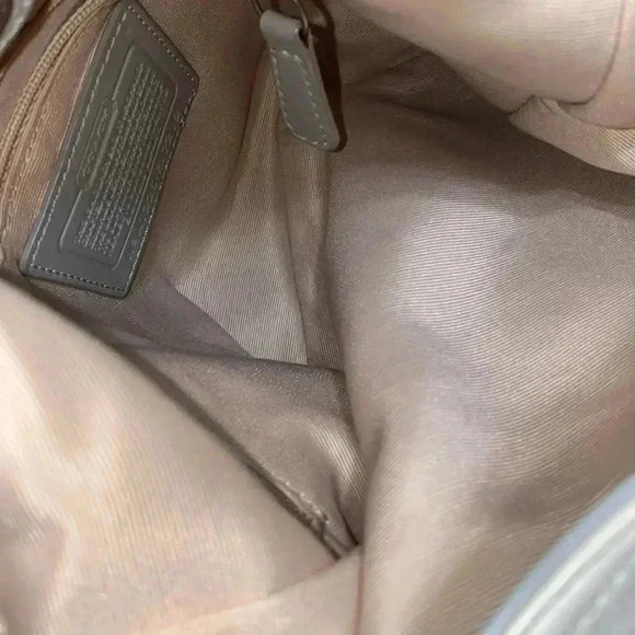 Gray & cream vintage coach shoulder bag - Picture 14 of 16